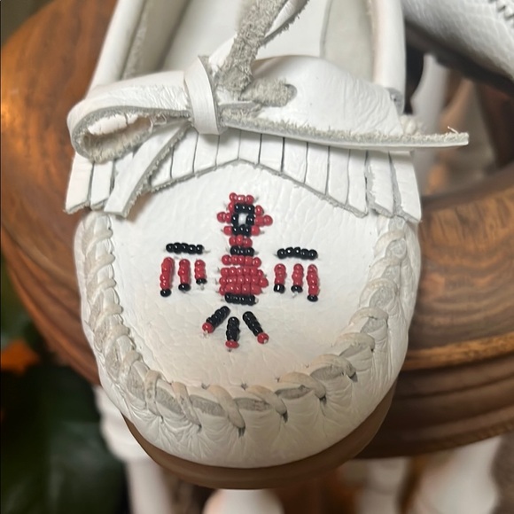 Minnetonka White Moccasins with Red and Black Embroidery - Picture 3 of 4